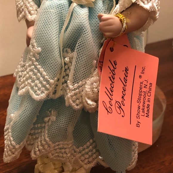 Porcelain “Childhood Dreams” doll by Show-Stoppers - Picture 3 of 6